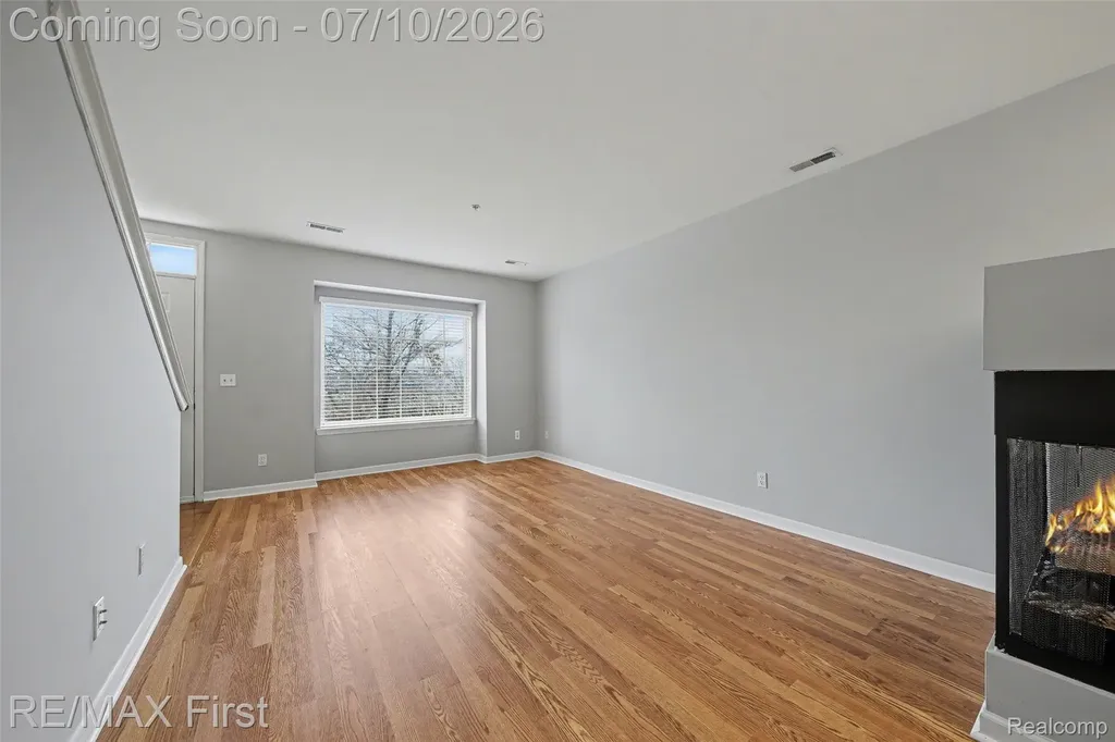 1582 Devon Lane Troy City MI 48084