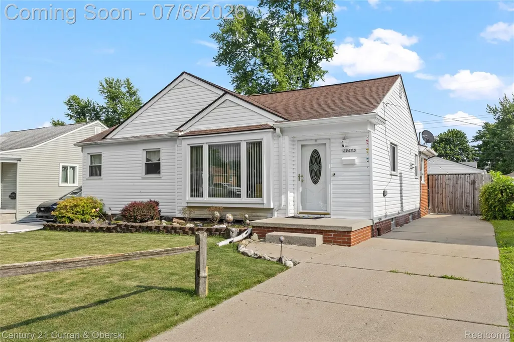 29683 Marquette Street Garden City City MI 48135