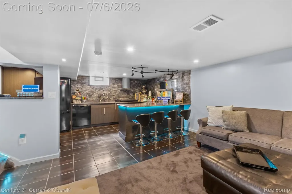 29683 Marquette Street Garden City City MI 48135