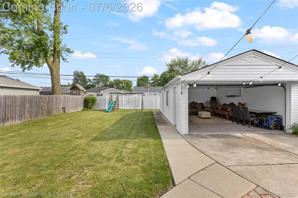 29683 Marquette Street Garden City City MI 48135