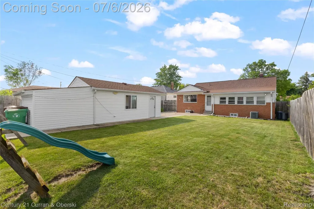 29683 Marquette Street Garden City City MI 48135