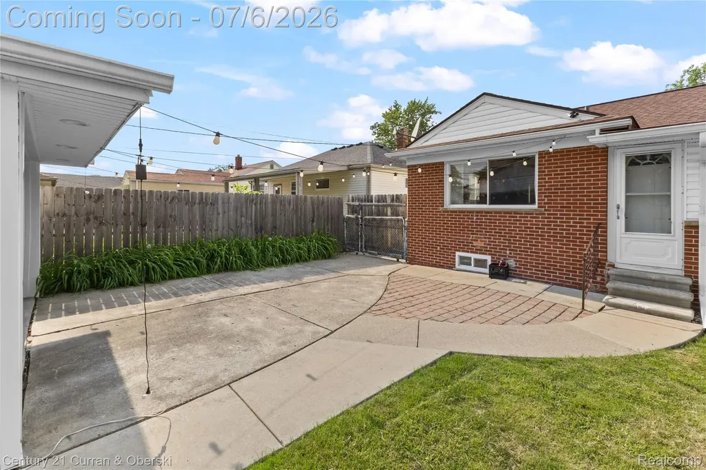 29683 Marquette Street Garden City City MI 48135