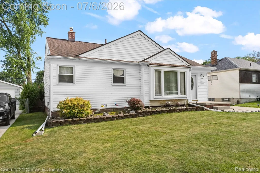 29683 Marquette Street Garden City City MI 48135
