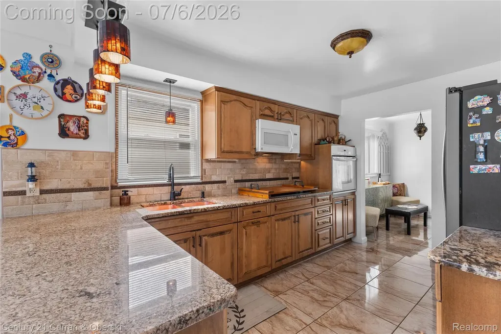 29683 Marquette Street Garden City City MI 48135