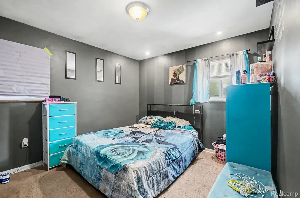 23116 Beechwood Avenue Eastpointe City MI 48021
