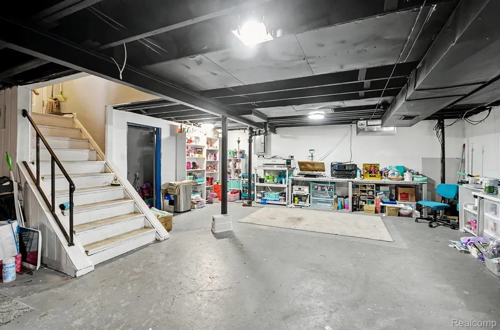 23116 Beechwood Avenue Eastpointe City MI 48021