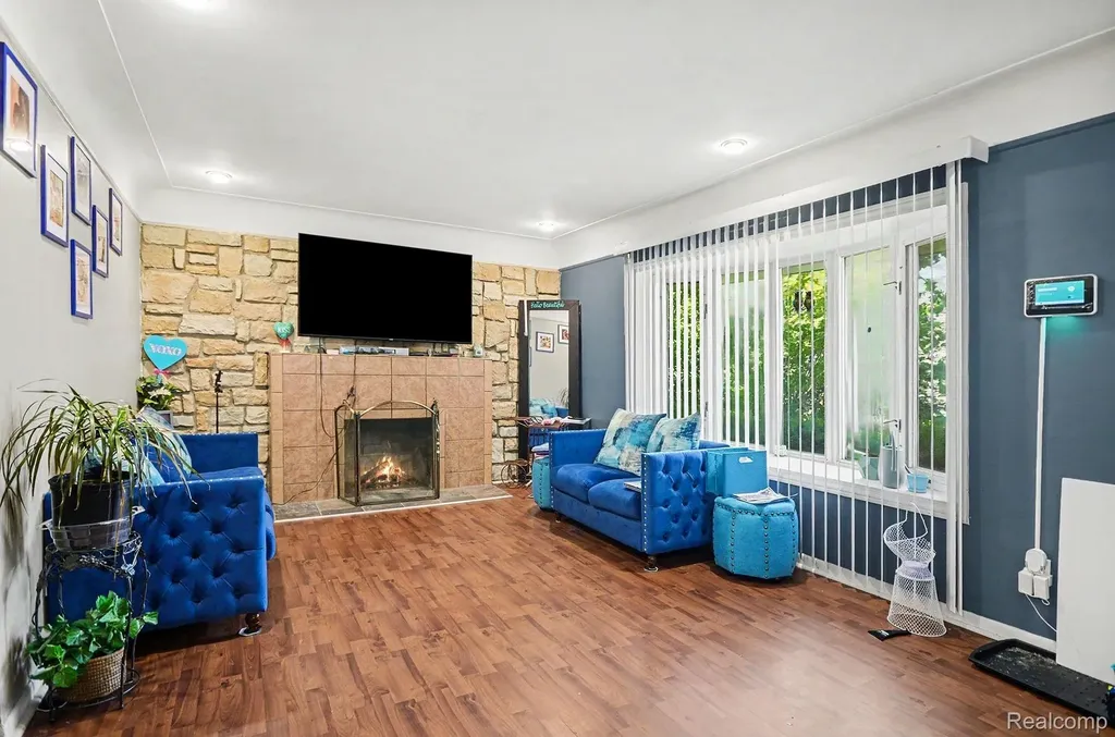 23116 Beechwood Avenue Eastpointe City MI 48021