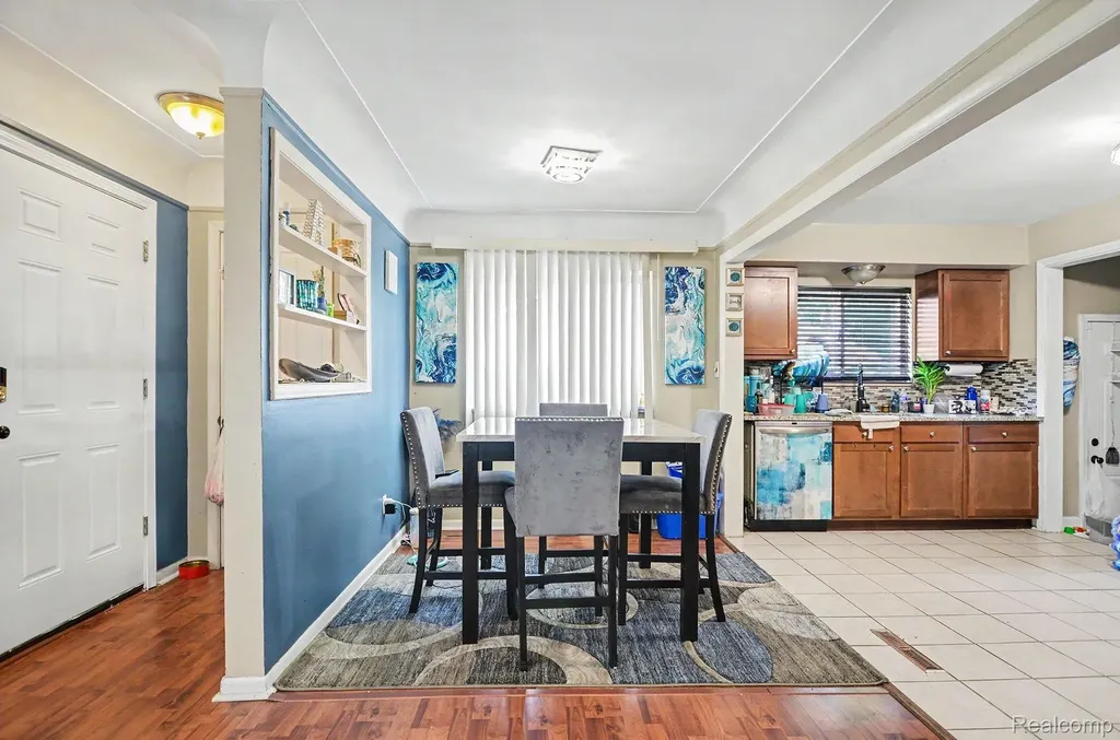 23116 Beechwood Avenue Eastpointe City MI 48021