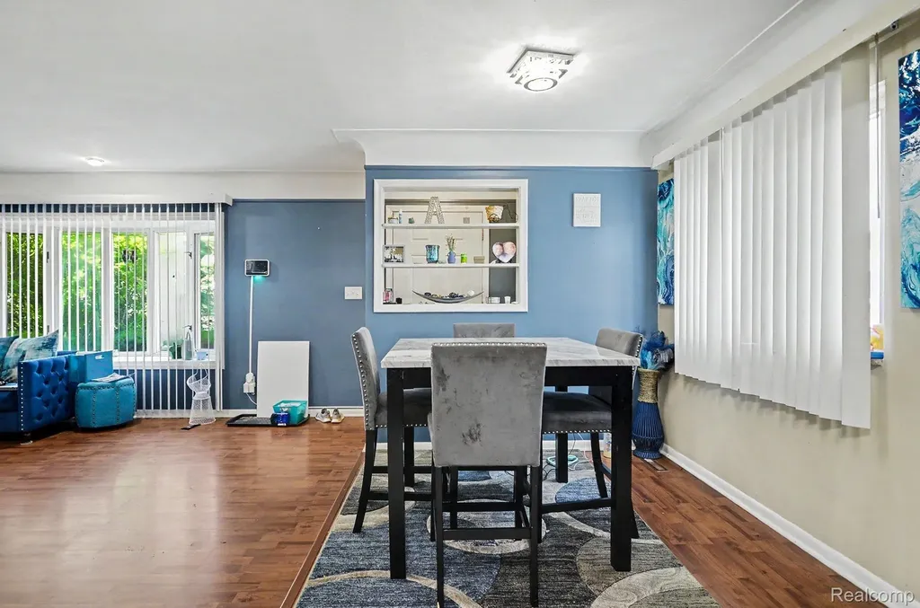 23116 Beechwood Avenue Eastpointe City MI 48021