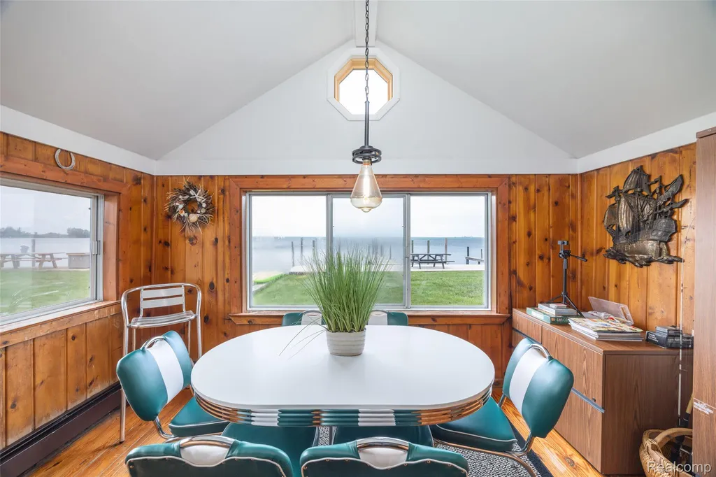 41260 Conger Bay Drive Harrison Charter Township MI 48045