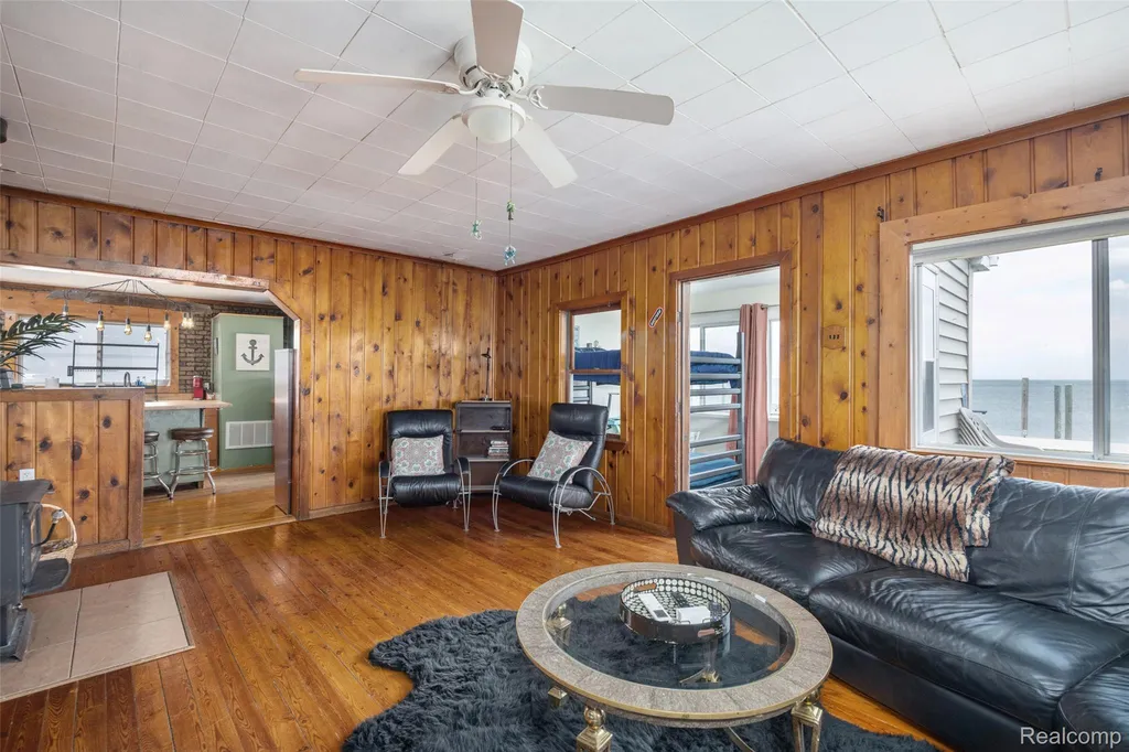 41260 Conger Bay Drive Harrison Charter Township MI 48045