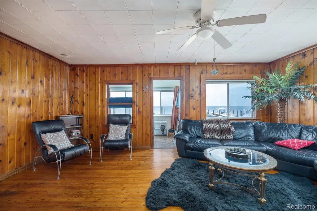 41260 Conger Bay Drive Harrison Charter Township MI 48045