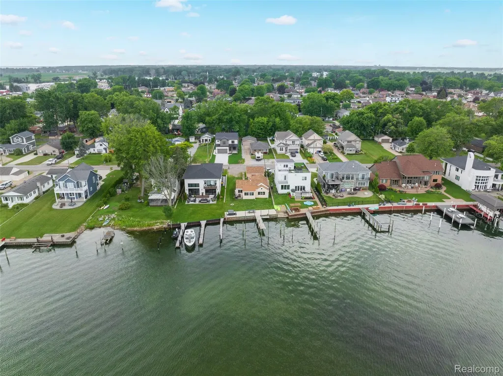41260 Conger Bay Drive Harrison Charter Township MI 48045