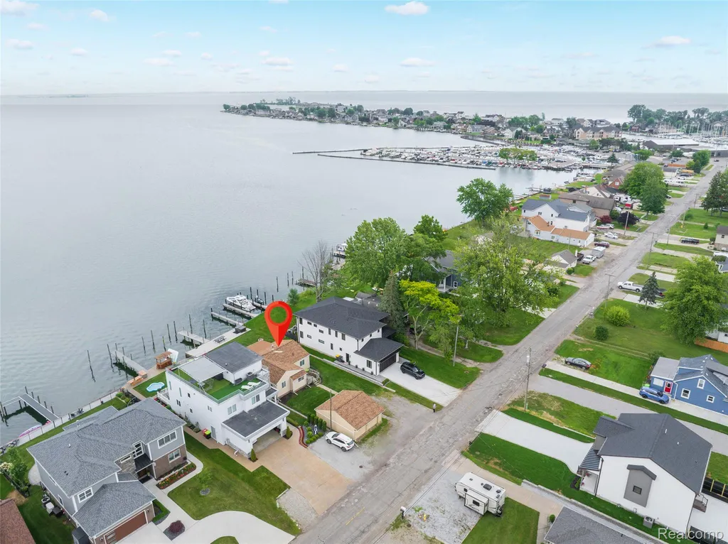 41260 Conger Bay Drive Harrison Charter Township MI 48045