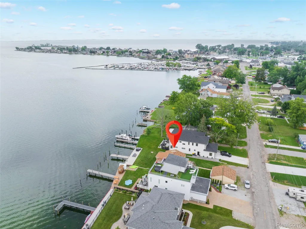 41260 Conger Bay Drive Harrison Charter Township MI 48045
