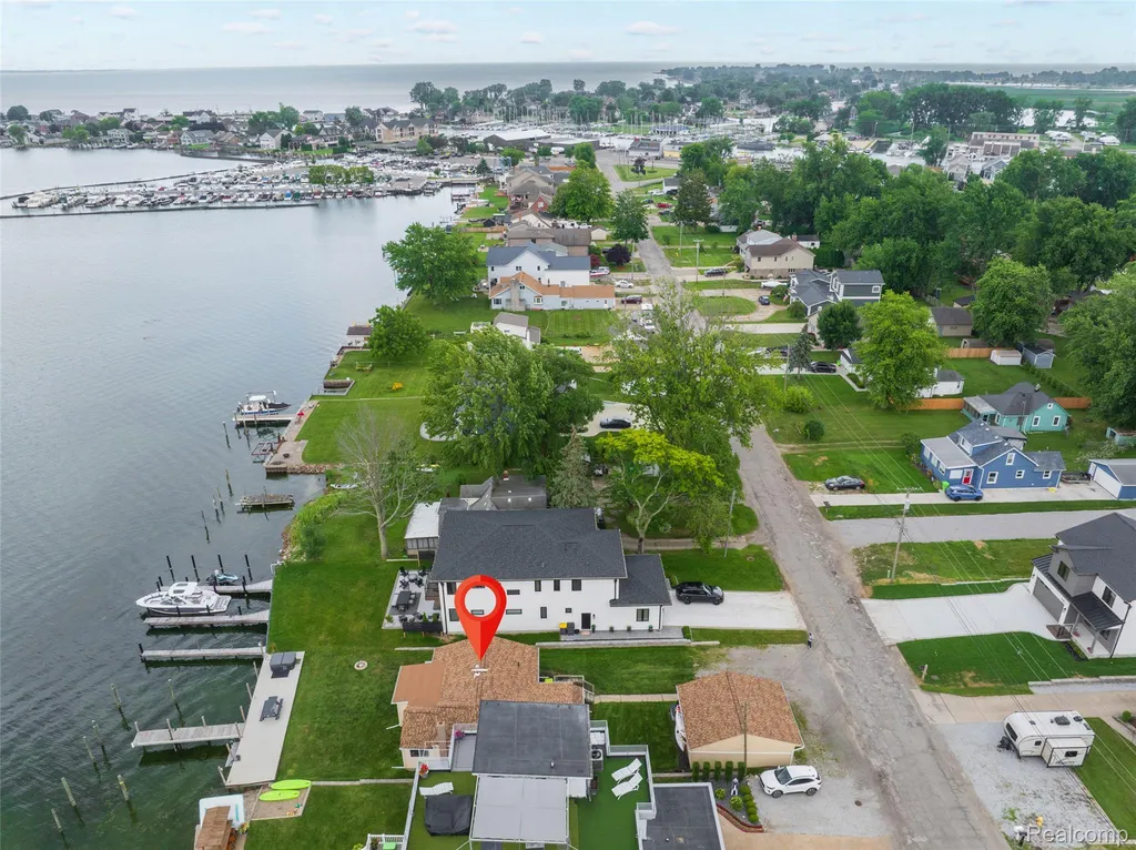 41260 Conger Bay Drive Harrison Charter Township MI 48045