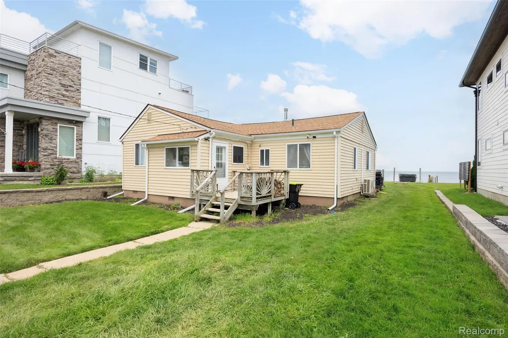 41260 Conger Bay Drive Harrison Charter Township MI 48045
