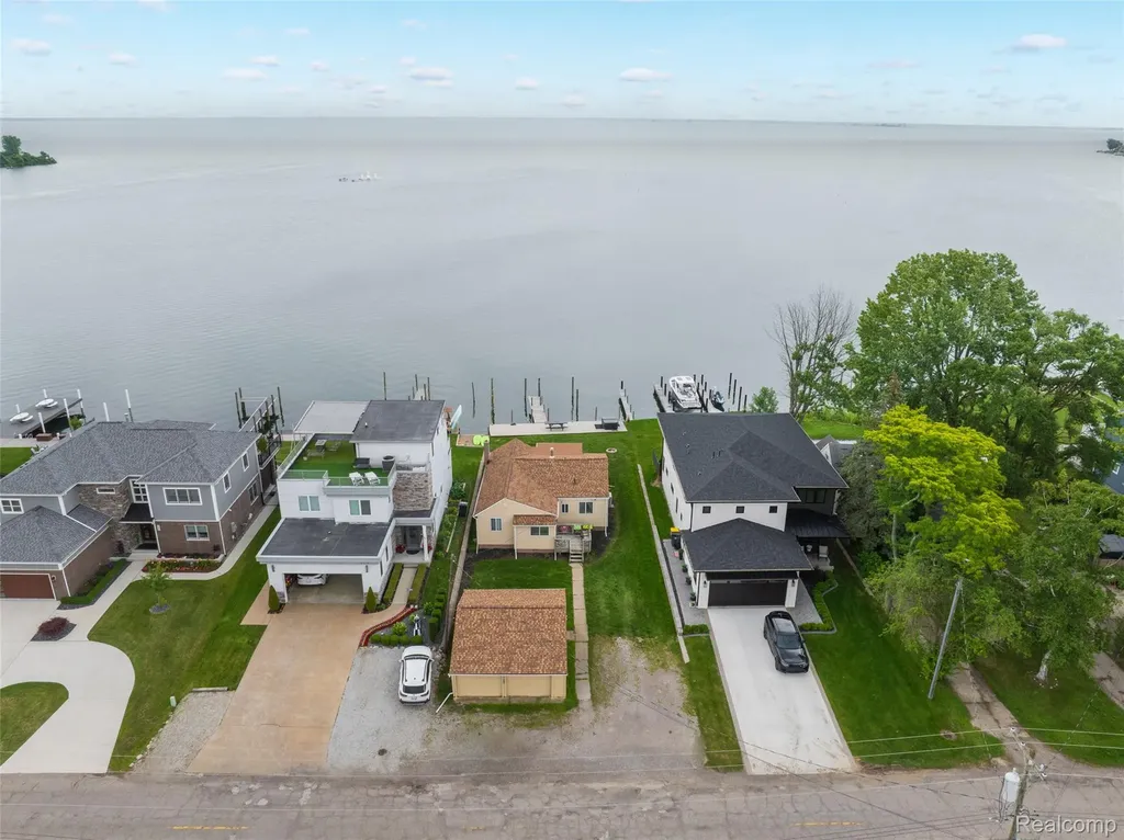 41260 Conger Bay Drive Harrison Charter Township MI 48045