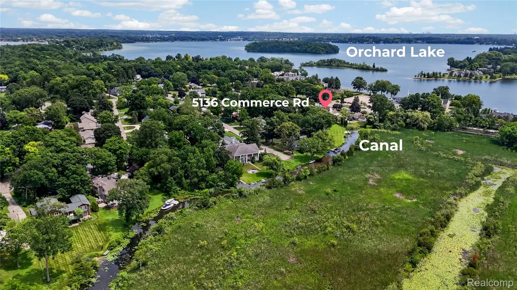 5136 Commerce Road West Bloomfield Charter Township MI 48324