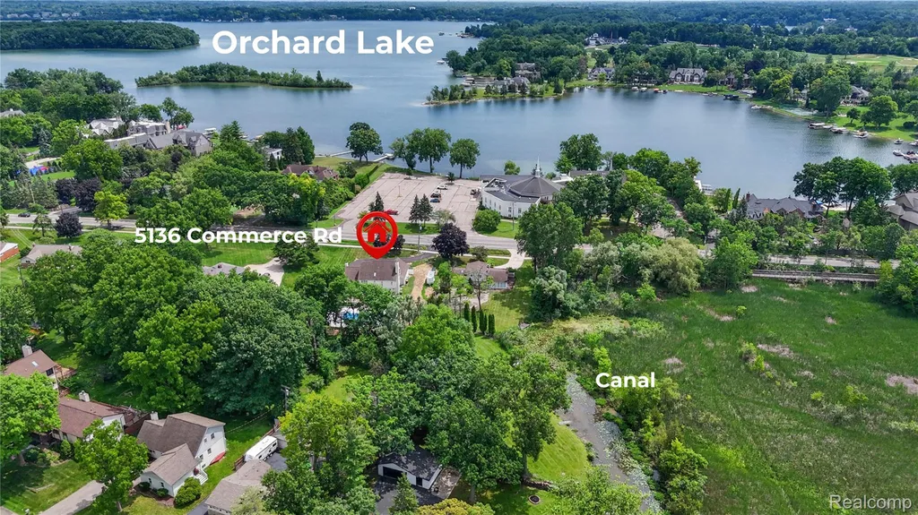 5136 Commerce Road West Bloomfield Charter Township MI 48324