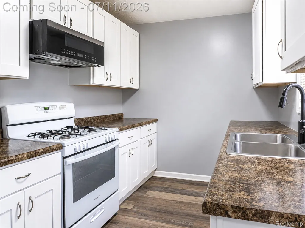 3120 La Salle Drive Ann Arbor City MI 48108
