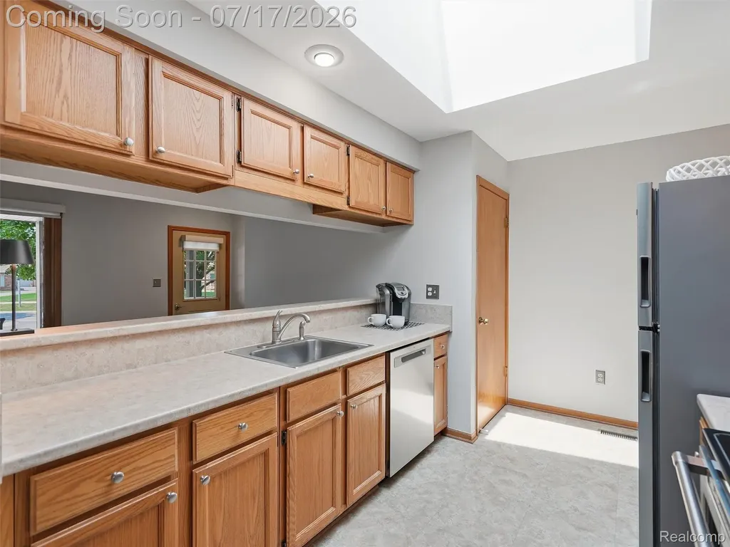 49139 Conway Court Shelby Charter Township MI 48315