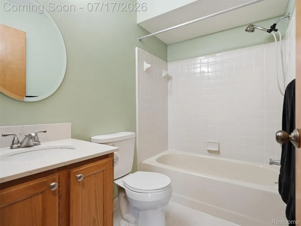 49139 Conway Court Shelby Charter Township MI 48315