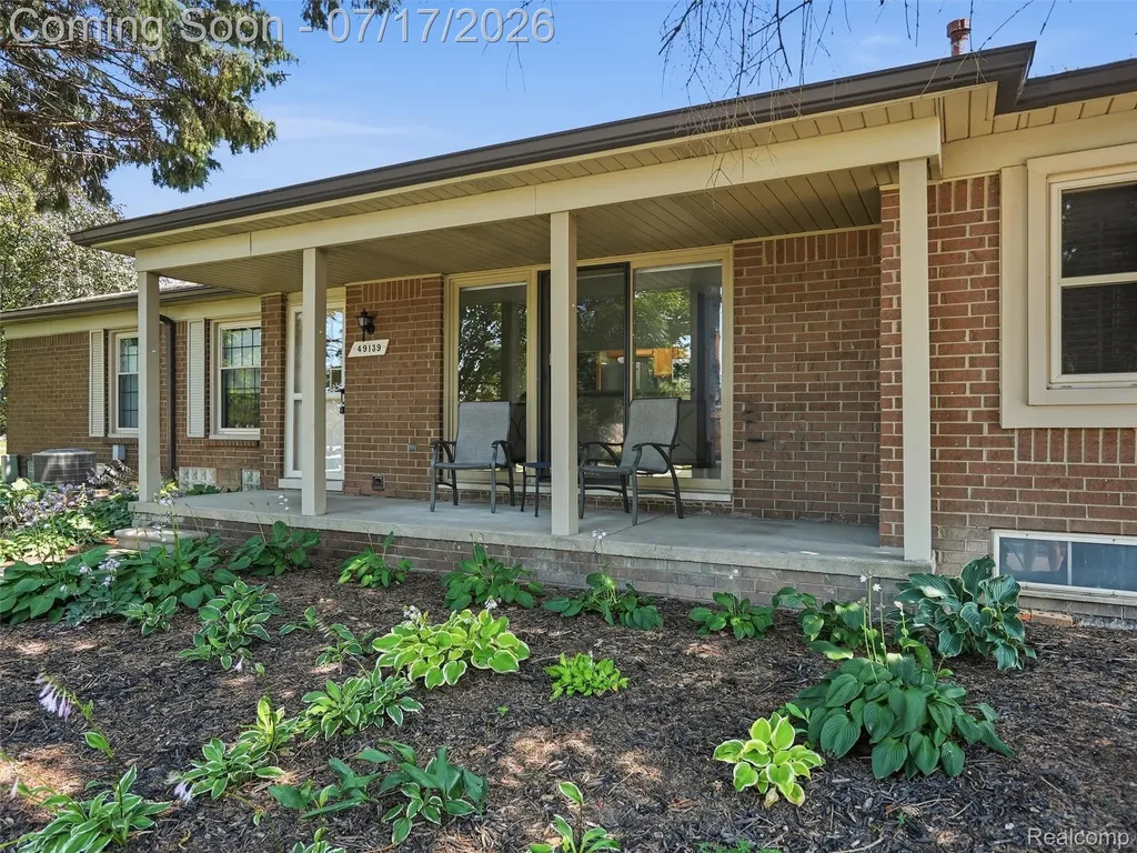49139 Conway Court Shelby Charter Township MI 48315