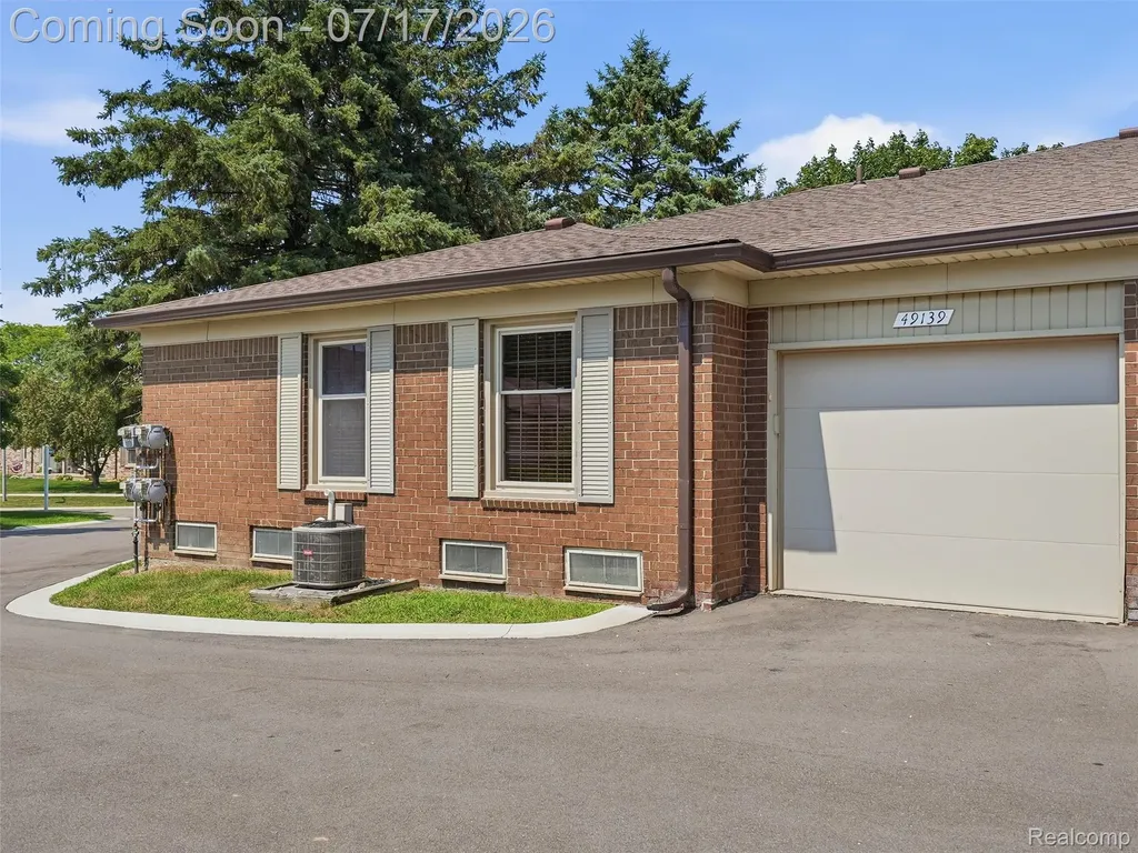 49139 Conway Court Shelby Charter Township MI 48315