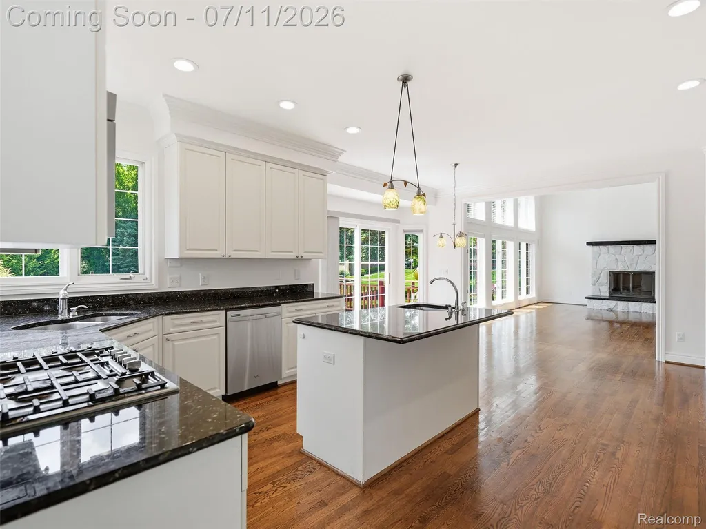 1797 Blue Grass Drive Rochester Hills City MI 48306