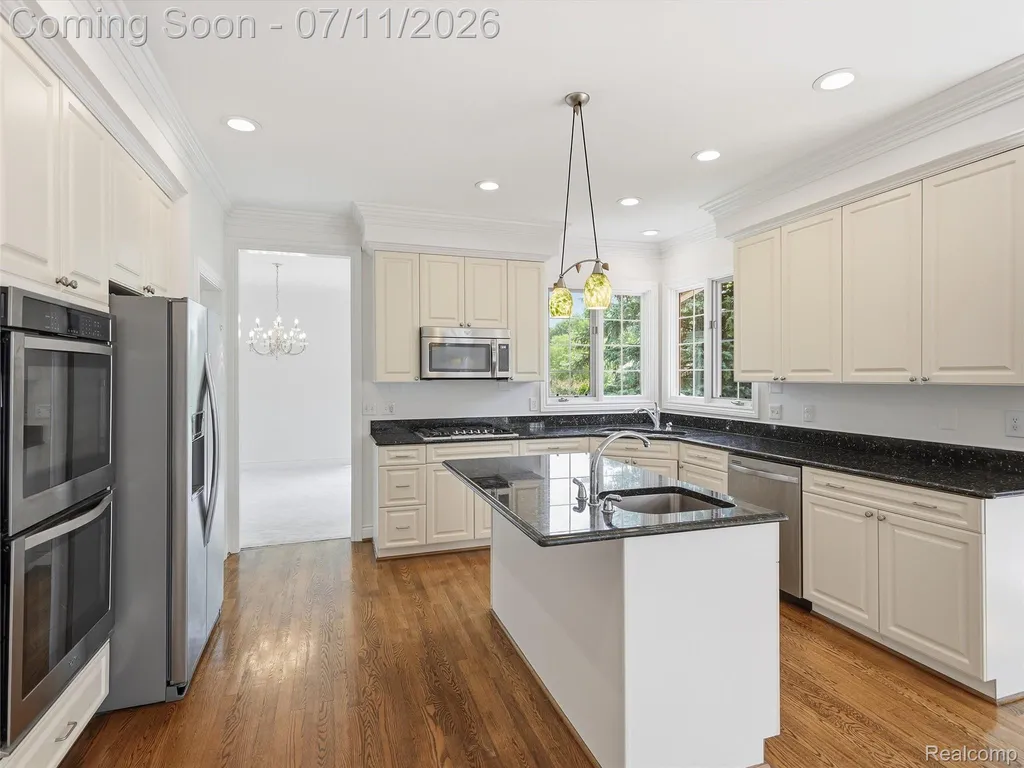 1797 Blue Grass Drive Rochester Hills City MI 48306