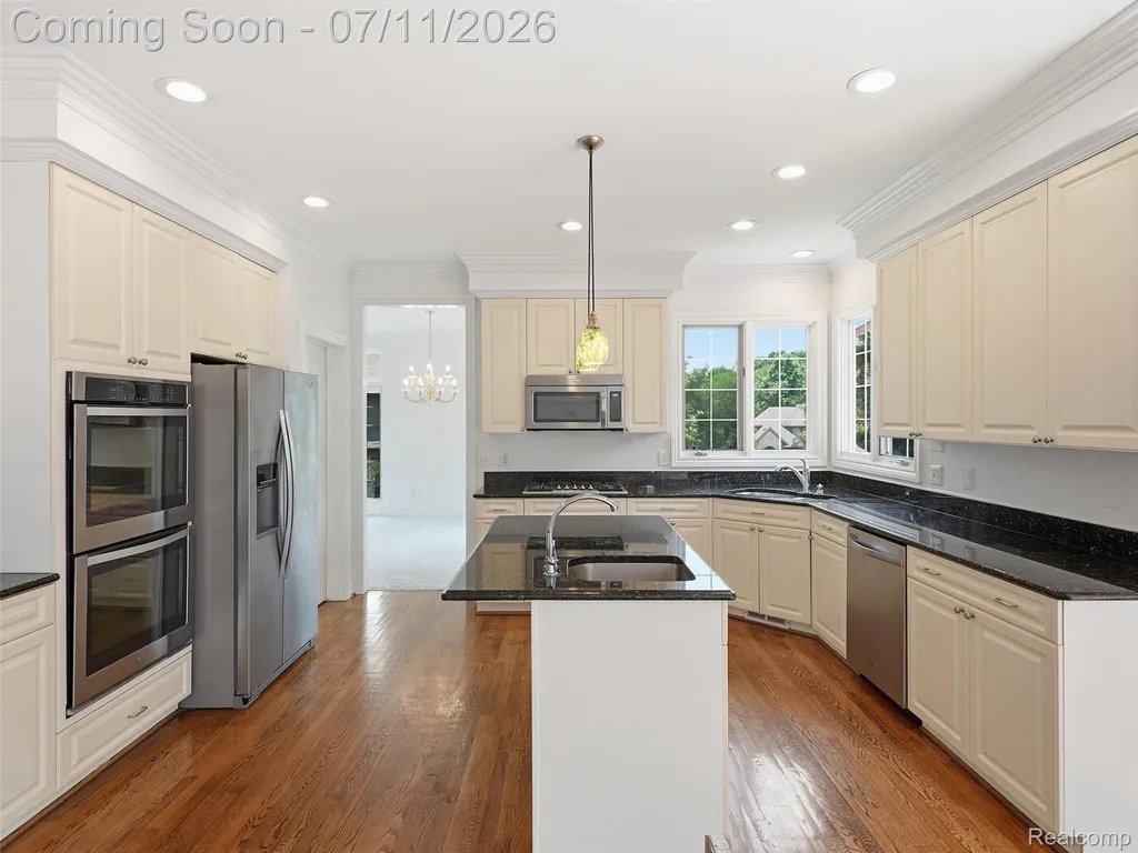 1797 Blue Grass Drive Rochester Hills City MI 48306