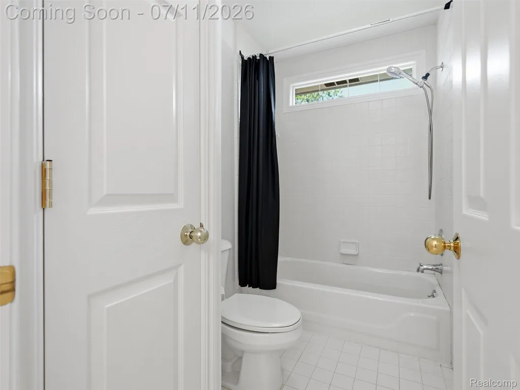 1797 Blue Grass Drive Rochester Hills City MI 48306