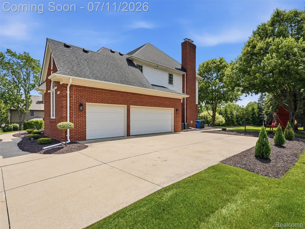 1797 Blue Grass Drive Rochester Hills City MI 48306