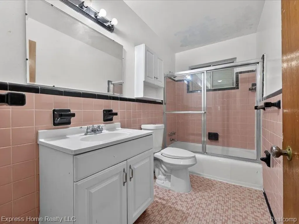 26478 Richard Drive Warren City MI 48089