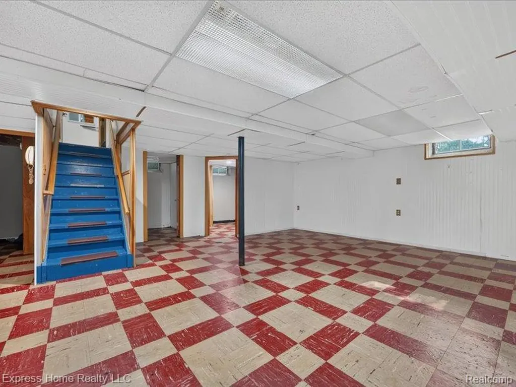 26478 Richard Drive Warren City MI 48089