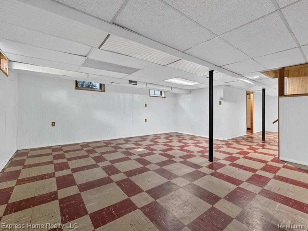 26478 Richard Drive Warren City MI 48089