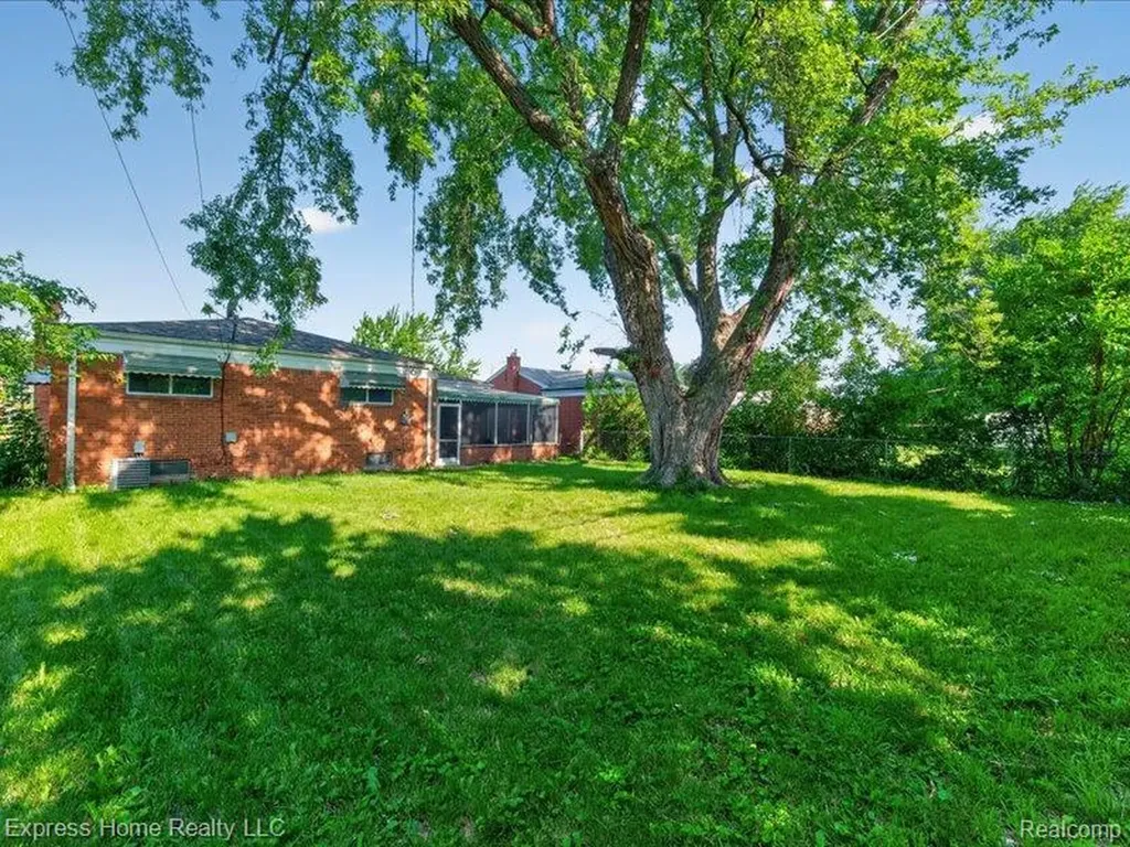 26478 Richard Drive Warren City MI 48089