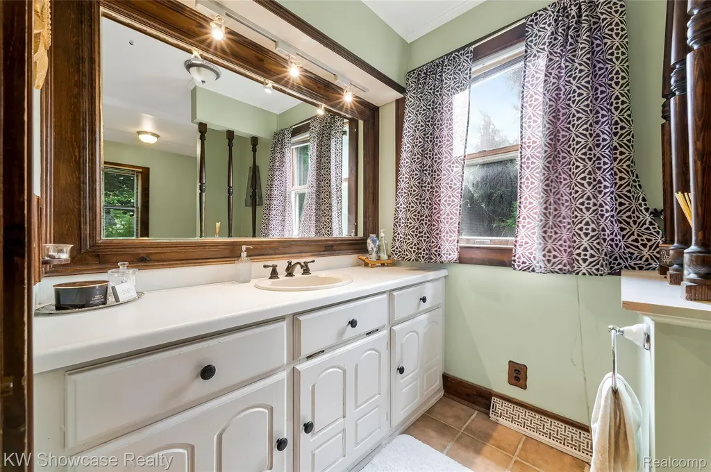 3980 Spencer Terrace West Bloomfield Charter Township MI 48323