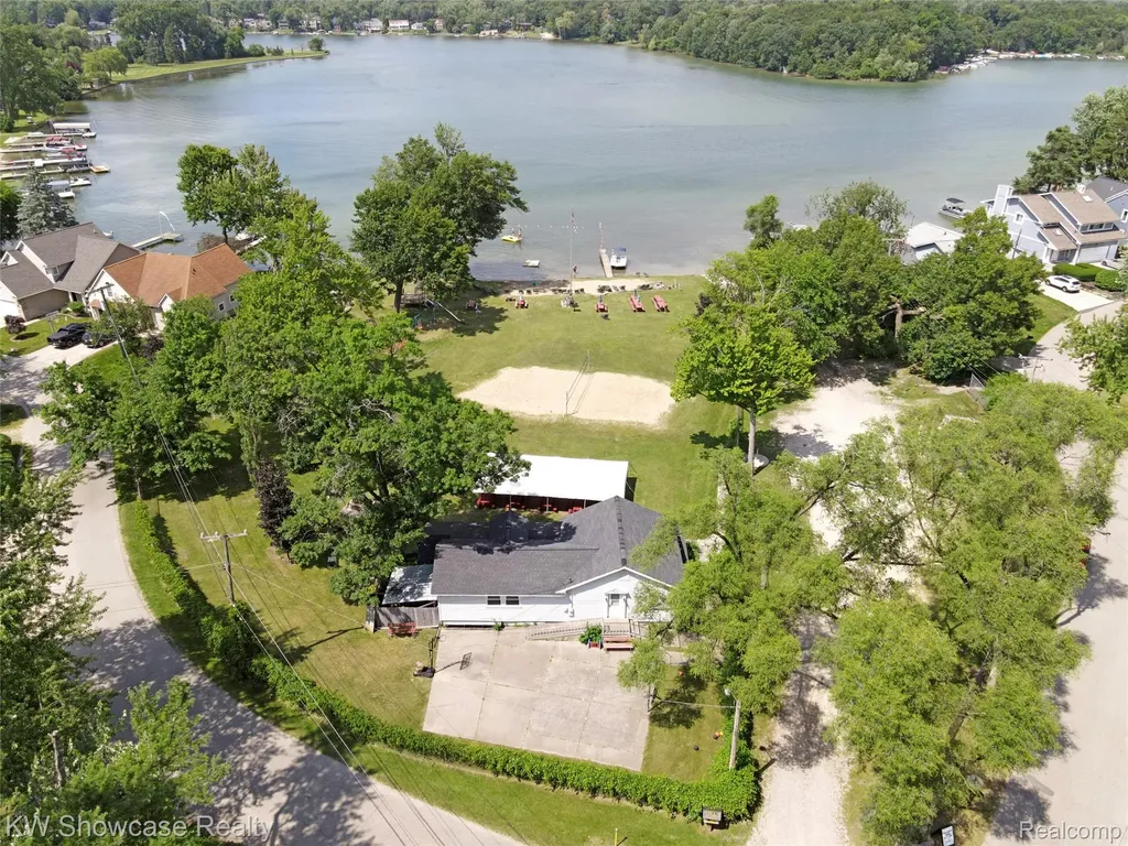 3980 Spencer Terrace West Bloomfield Charter Township MI 48323