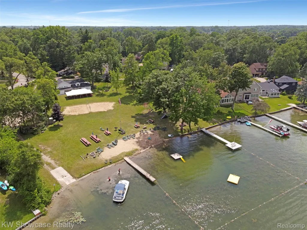 3980 Spencer Terrace West Bloomfield Charter Township MI 48323