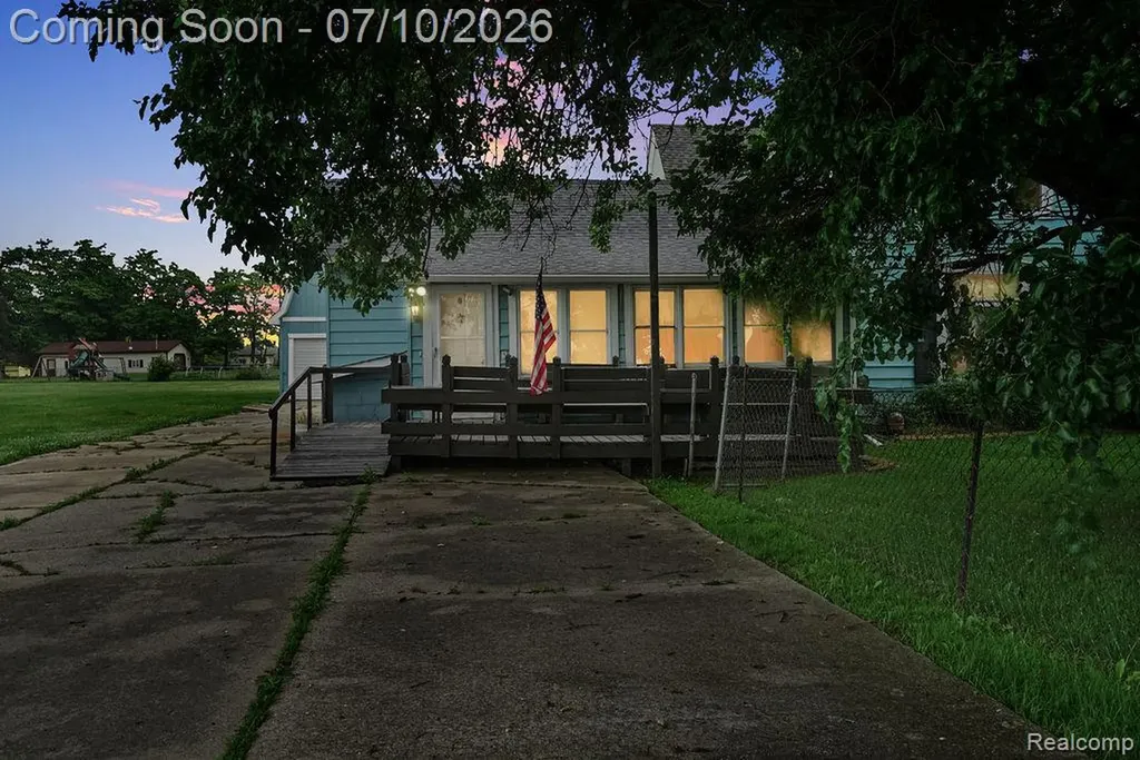 261 Fitz Road Wales Township MI 48027