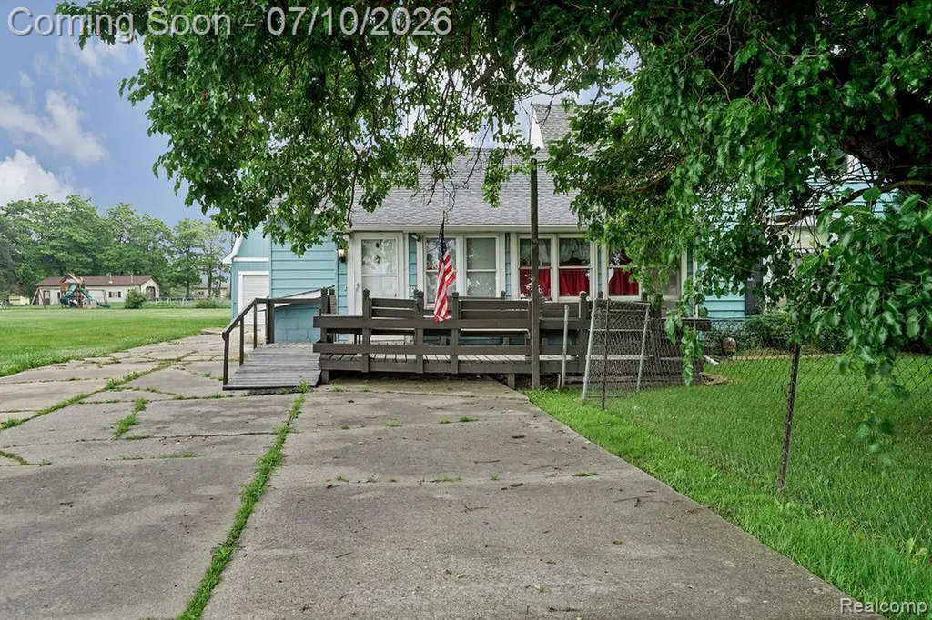 261 Fitz Road Wales Township MI 48027