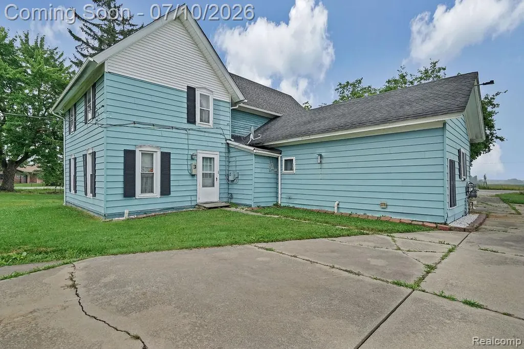 261 Fitz Road Wales Township MI 48027