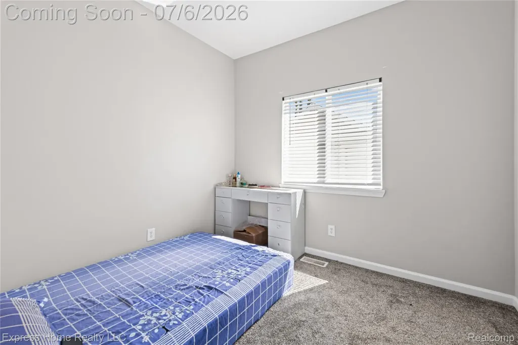 7220 Dodge Avenue Warren City MI 48091