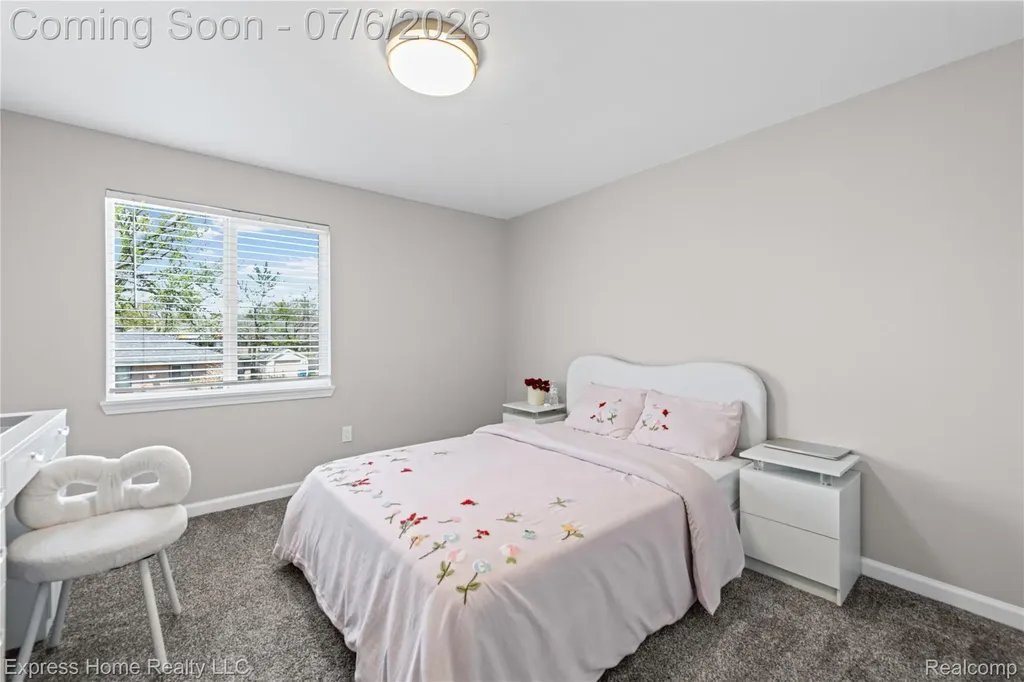 7220 Dodge Avenue Warren City MI 48091