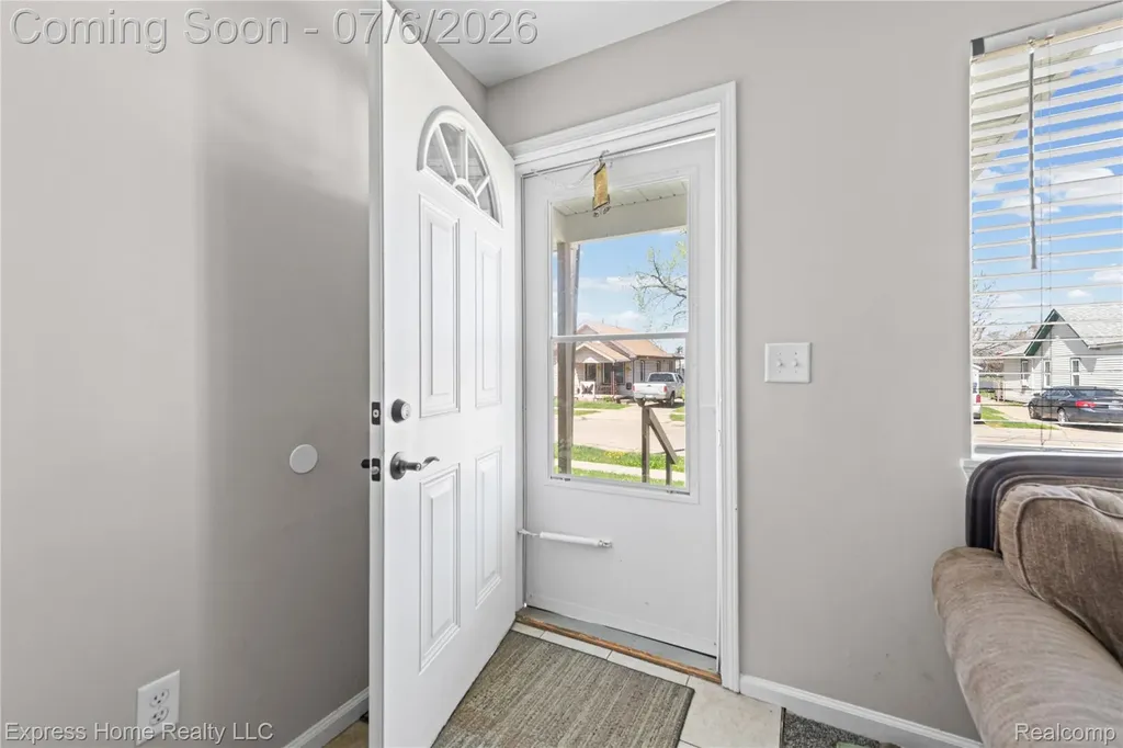 7220 Dodge Avenue Warren City MI 48091