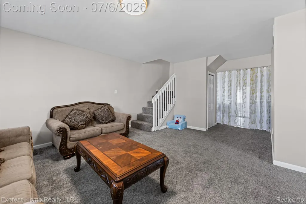 7220 Dodge Avenue Warren City MI 48091