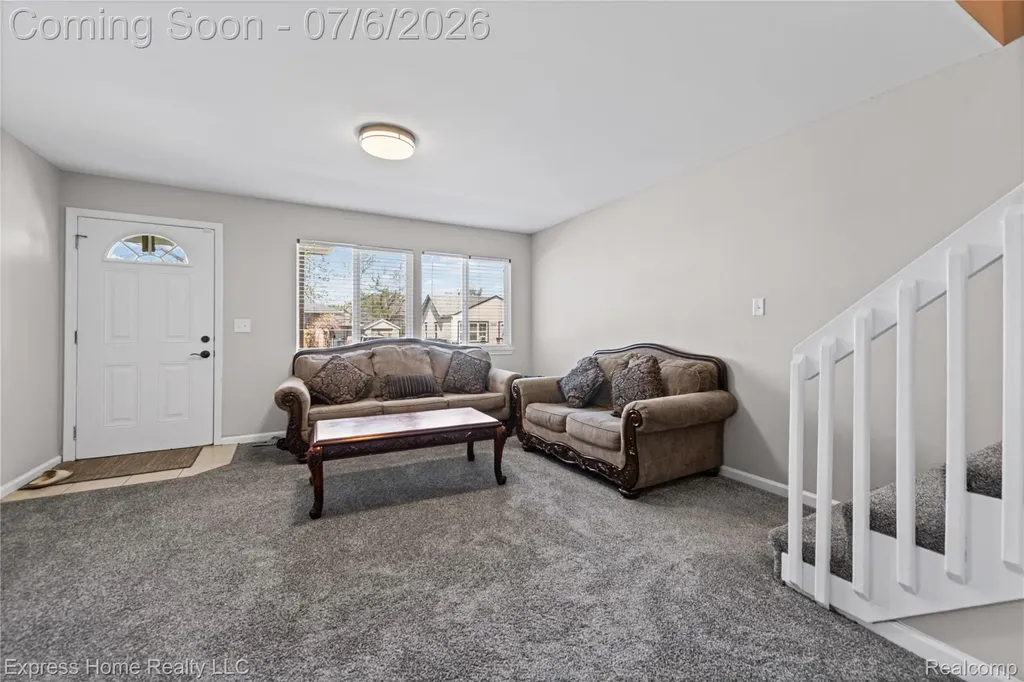 7220 Dodge Avenue Warren City MI 48091