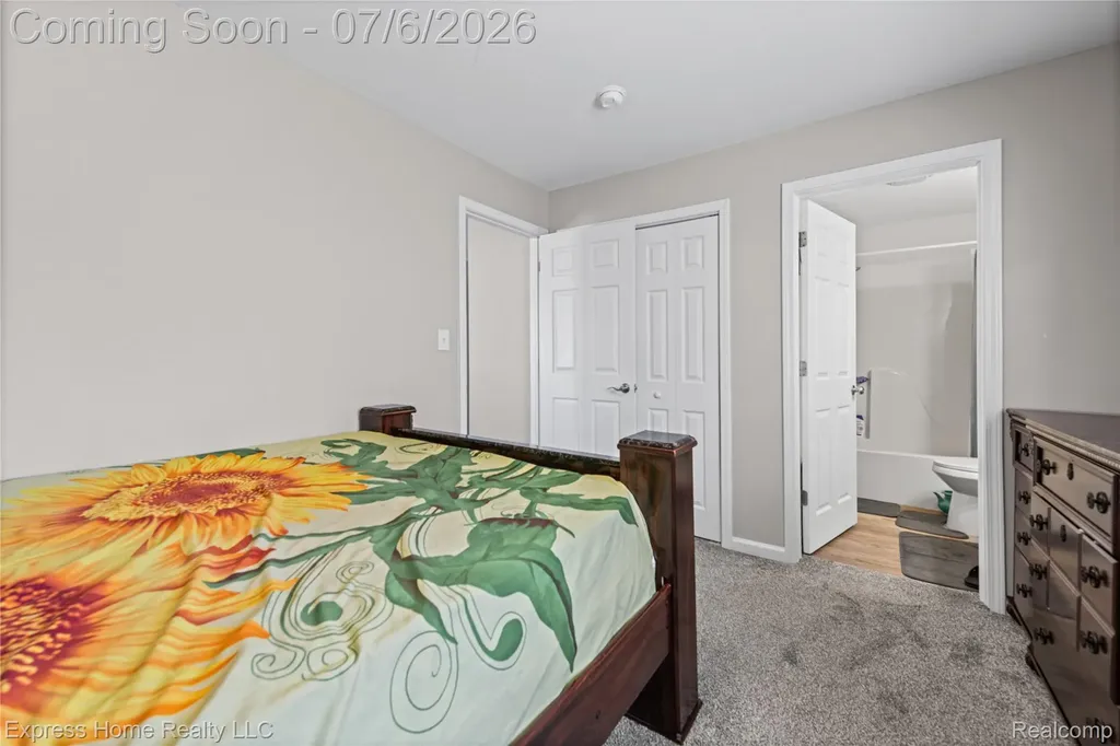 7220 Dodge Avenue Warren City MI 48091